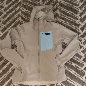 Patagonia Women’s R2 CrossStrata Hoody - Small - Seabird Grey - Never Worn